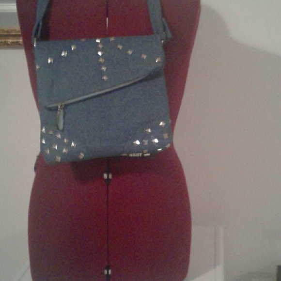 Purses - Picture 4 of 6